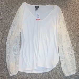 Buckle lace sleeve top